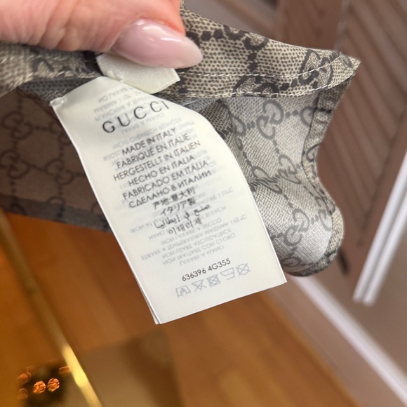 Gucci Fake/not Monogram Cape for Men, Aurhentic w tags size medium - Picture 16 of 16